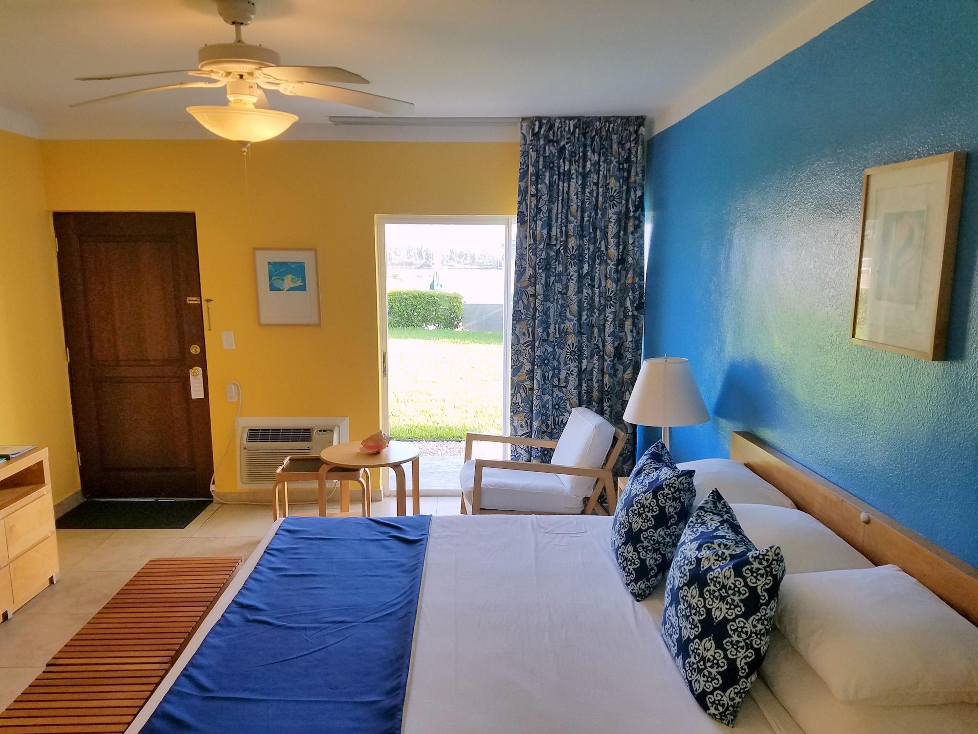 Flamingo Bay Hotel & Marina Freeport Exterior photo