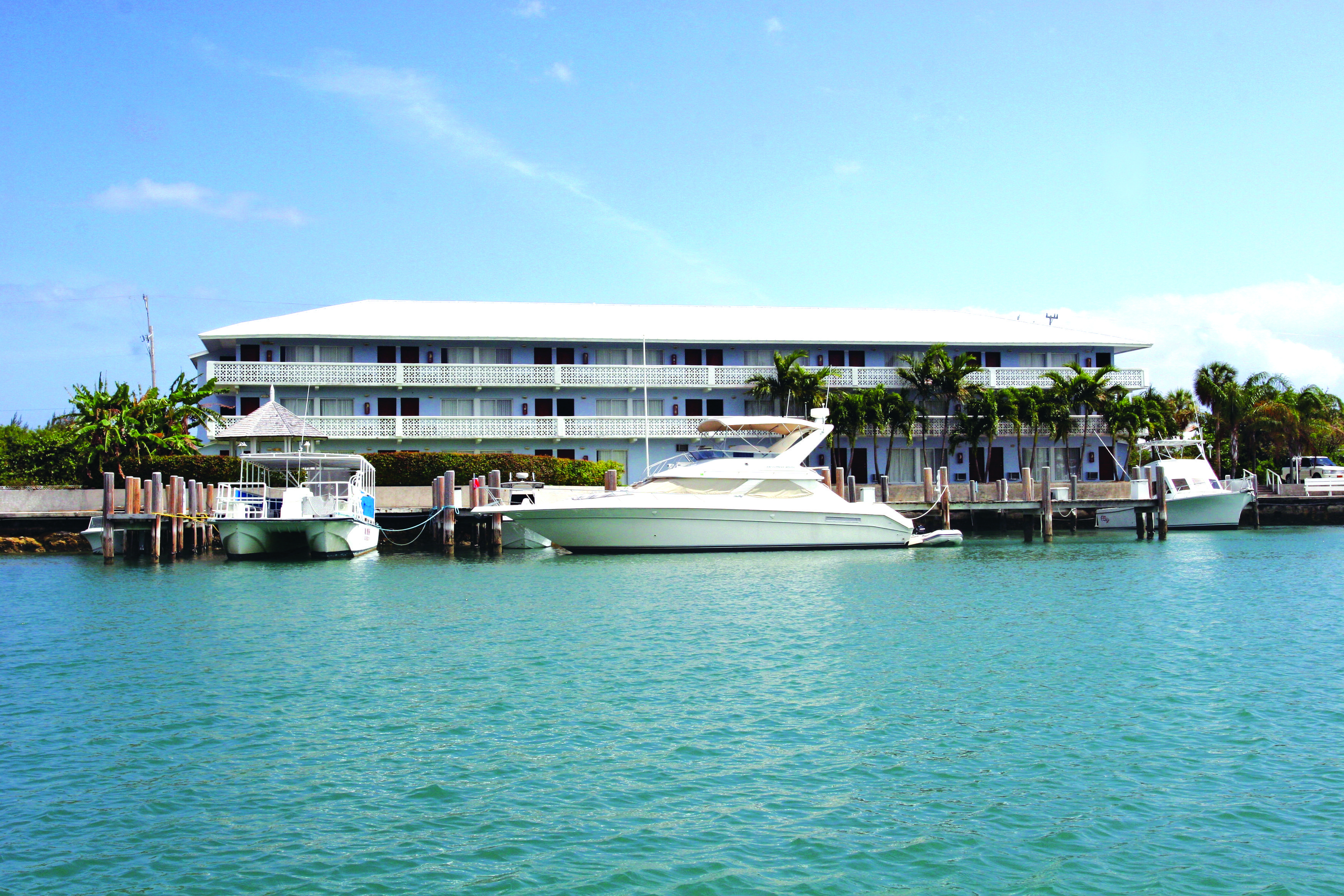 Flamingo Bay Hotel & Marina Freeport Exterior photo