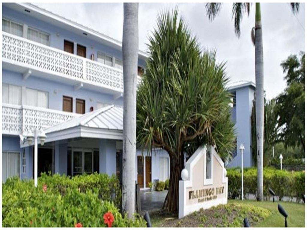 Flamingo Bay Hotel & Marina Freeport Exterior photo