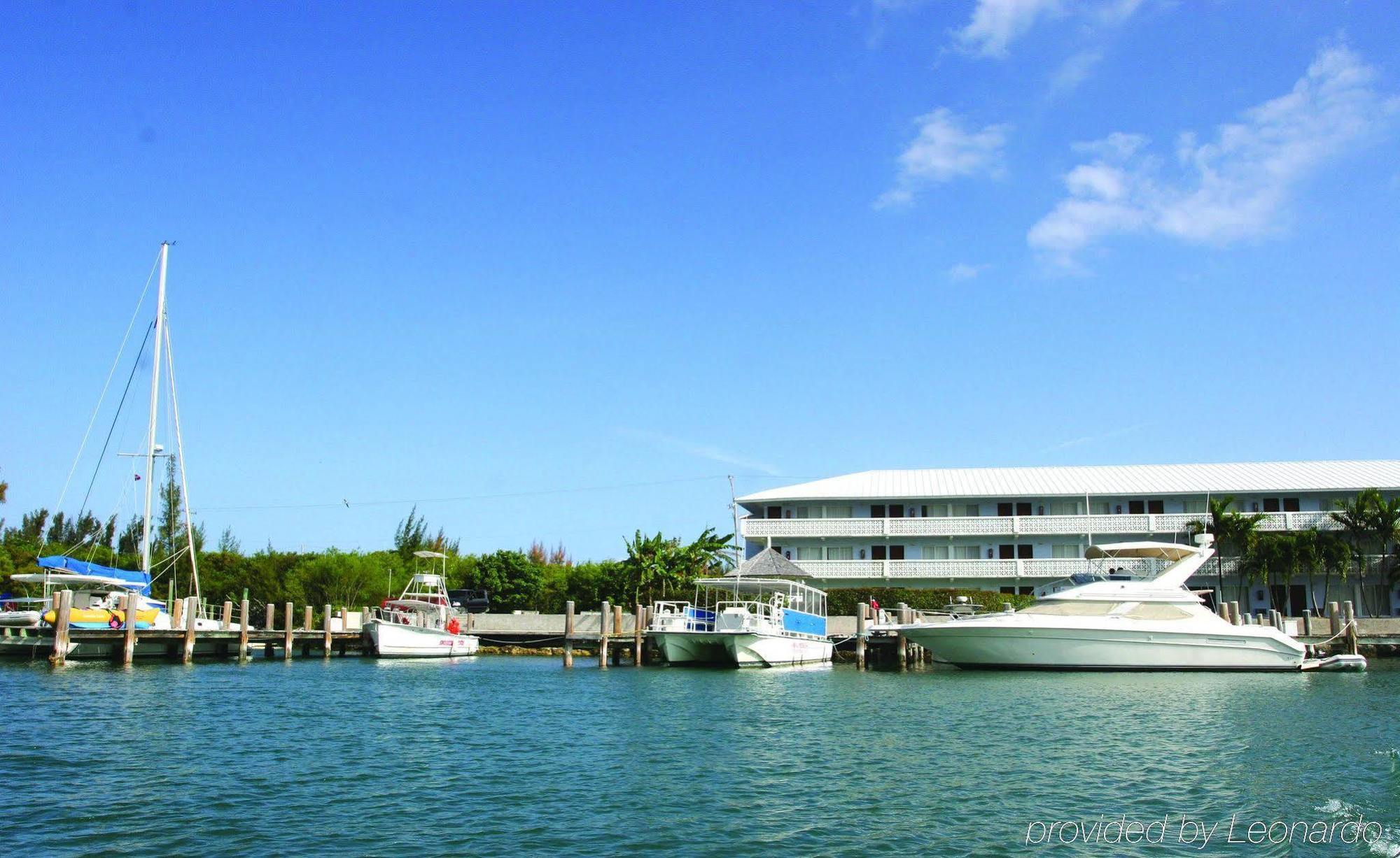 Flamingo Bay Hotel & Marina Freeport Exterior photo