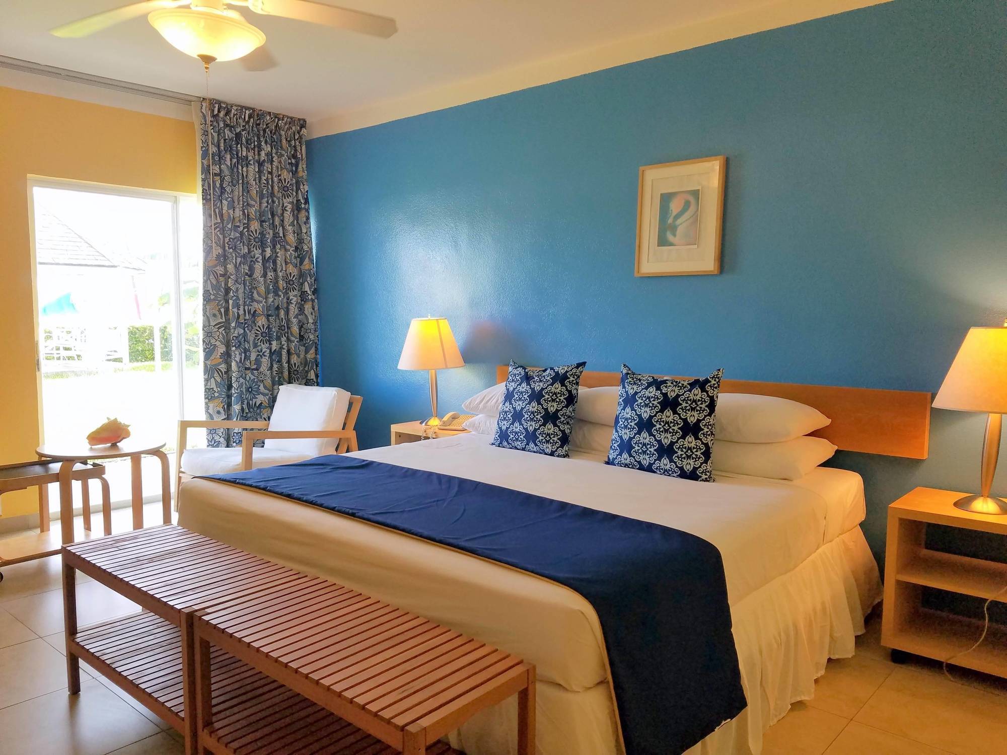 Flamingo Bay Hotel & Marina Freeport Exterior photo
