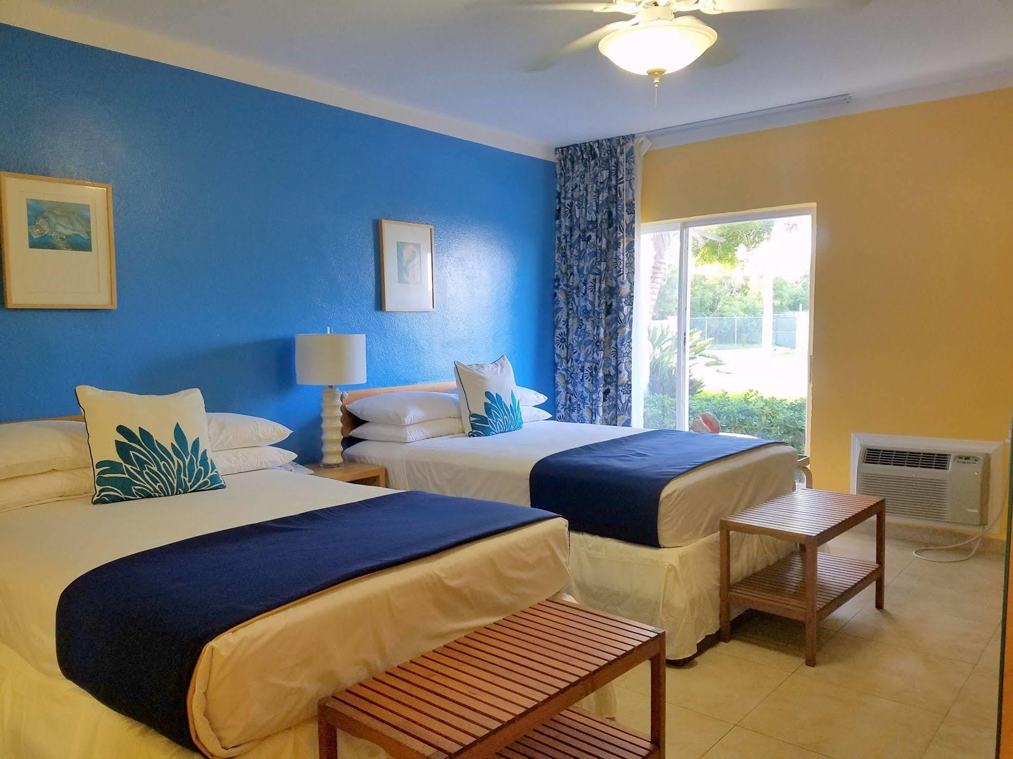 Flamingo Bay Hotel & Marina Freeport Exterior photo