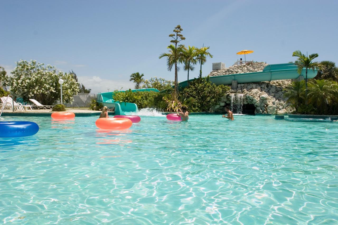 Flamingo Bay Hotel & Marina Freeport Exterior photo